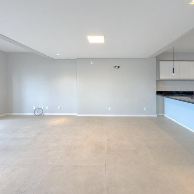 Casa Residencial com 157m², 3 quartos, 1 suíte, 2 garagens, no bairro Rio Tavares em Florianópolis