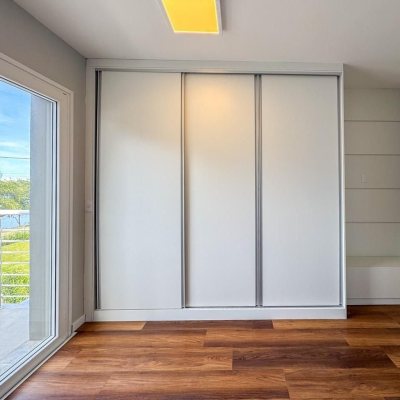 Casa Residencial com 157m², 3 quartos, 1 suíte, 2 garagens, no bairro Rio Tavares em Florianópolis