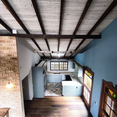 Casa Residencial com 270m², 2 quartos, 1 suíte, 2 garagens, no bairro Lagoa Da Conceição em Florianópolis