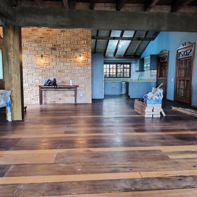 Casa Residencial com 270m², 2 quartos, 1 suíte, 2 garagens, no bairro Lagoa Da Conceição em Florianópolis