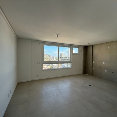 Studio Residencial com 30m², 1 quarto, 1 garagem, no bairro Centro em Florianópolis