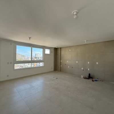 Studio Residencial com 30m², 1 quarto, 1 garagem, no bairro Centro em Florianópolis