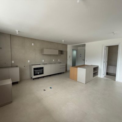 Studio Residencial com 50m², 1 quarto, 1 suíte, 1 garagem, no bairro Centro em Florianópolis