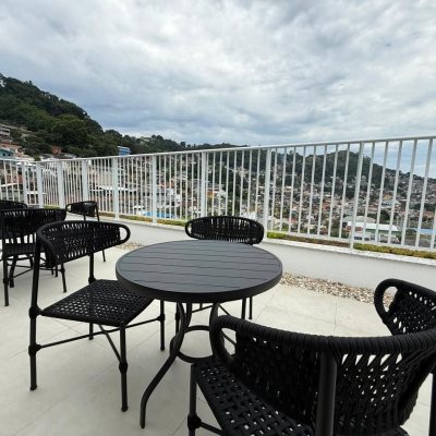 Studio Residencial com 50m², 1 quarto, 1 suíte, 1 garagem, no bairro Centro em Florianópolis