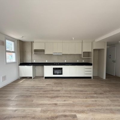 Studio Residencial com 40m², 1 quarto, 1 garagem, no bairro Centro em Florianópolis