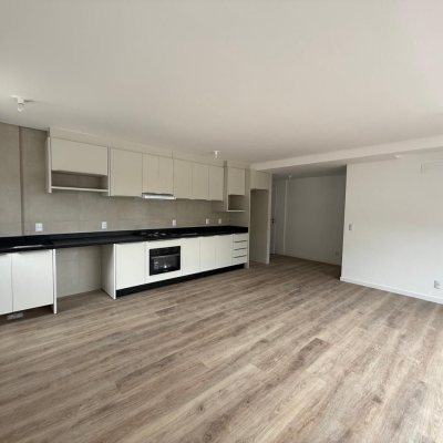 Studio Residencial com 40m², 1 quarto, 1 garagem, no bairro Centro em Florianópolis