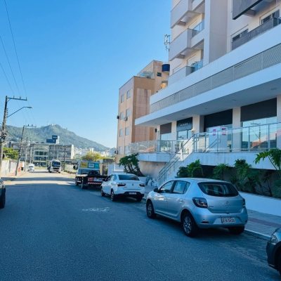 Loja com 54m², no bairro Pantanal em Florianópolis