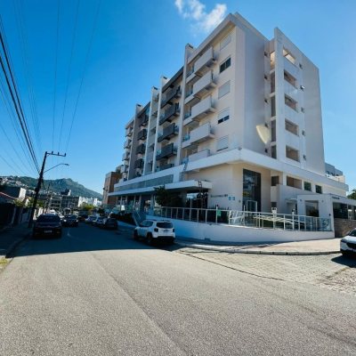 Loja com 54m², no bairro Pantanal em Florianópolis