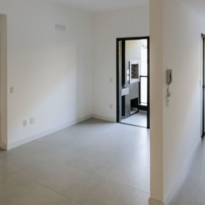 Apartamentos com 67m², 2 quartos, 1 suíte, 1 garagem, no bairro Centro em Florianópolis