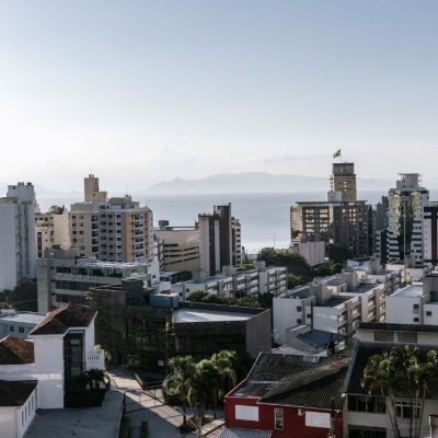 Apartamentos com 67m², 2 quartos, 1 suíte, 1 garagem, no bairro Centro em Florianópolis