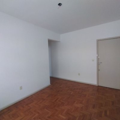 Apartamentos com 45m², 1 quarto, no bairro Centro em Florianópolis