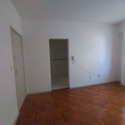 Apartamentos com 45m², 1 quarto, no bairro Centro em Florianópolis