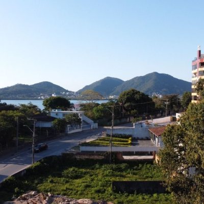 Terreno Comercial/Residencial com 909m², no bairro João Paulo em Florianópolis