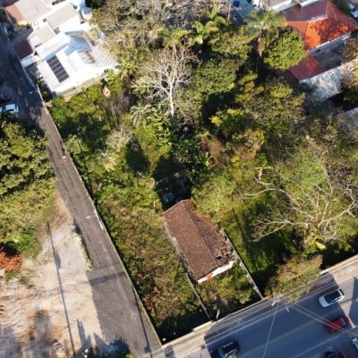 Terreno Comercial/Residencial com 909m², no bairro João Paulo em Florianópolis