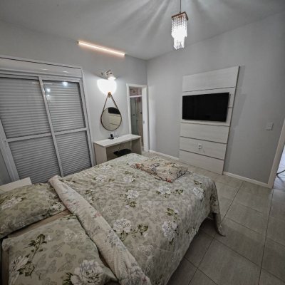 Casa em Condomínio com 298m², 4 quartos, 2 suítes, 2 garagens, no bairro Córrego Grande em Florianópolis