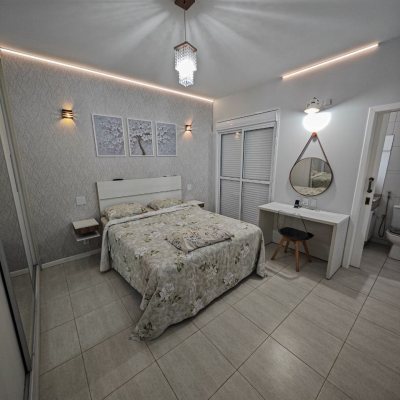 Casa em Condomínio com 298m², 4 quartos, 2 suítes, 2 garagens, no bairro Córrego Grande em Florianópolis