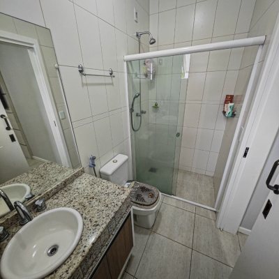 Casa em Condomínio com 298m², 4 quartos, 2 suítes, 2 garagens, no bairro Córrego Grande em Florianópolis