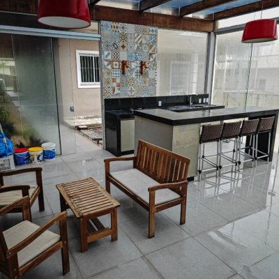 Casa em Condomínio com 298m², 4 quartos, 2 suítes, 2 garagens, no bairro Córrego Grande em Florianópolis