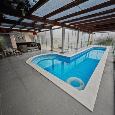 Casa em Condomínio com 298m², 4 quartos, 2 suítes, 2 garagens, no bairro Córrego Grande em Florianópolis