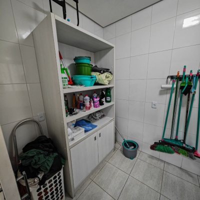 Casa em Condomínio com 298m², 4 quartos, 2 suítes, 2 garagens, no bairro Córrego Grande em Florianópolis