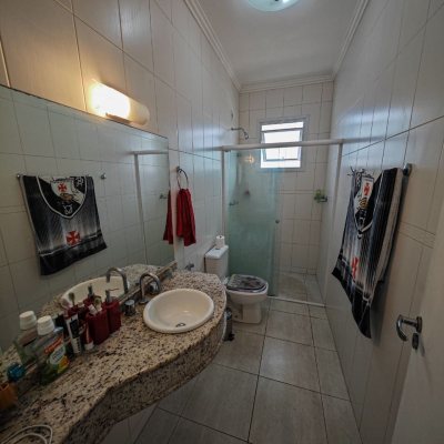 Casa em Condomínio com 298m², 4 quartos, 2 suítes, 2 garagens, no bairro Córrego Grande em Florianópolis