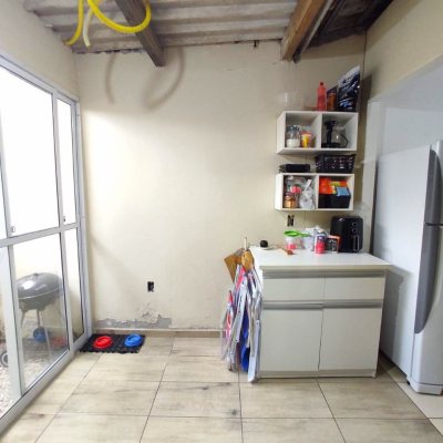 Casa em Condomínio com 74m², 3 quartos, 2 garagens, no bairro Bela Vista em Palhoça