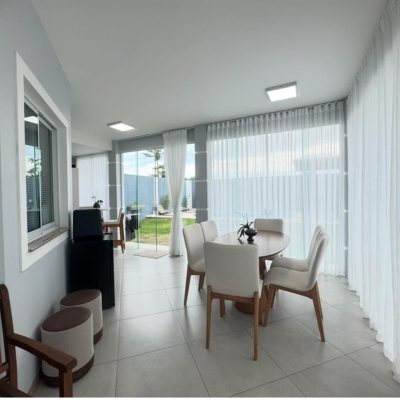 Casa Residencial com 250m², 4 quartos, 2 suítes, 4 garagens, no bairro Campeche em Florianópolis