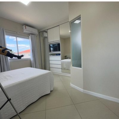 Casa Residencial com 250m², 4 quartos, 2 suítes, 4 garagens, no bairro Campeche em Florianópolis