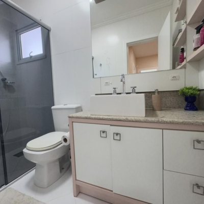 Casa Residencial com 250m², 4 quartos, 2 suítes, 4 garagens, no bairro Campeche em Florianópolis