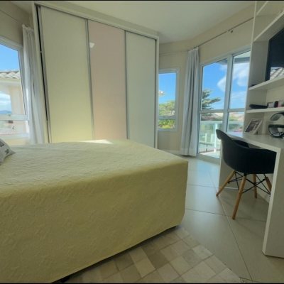 Casa Residencial com 250m², 4 quartos, 2 suítes, 4 garagens, no bairro Campeche em Florianópolis