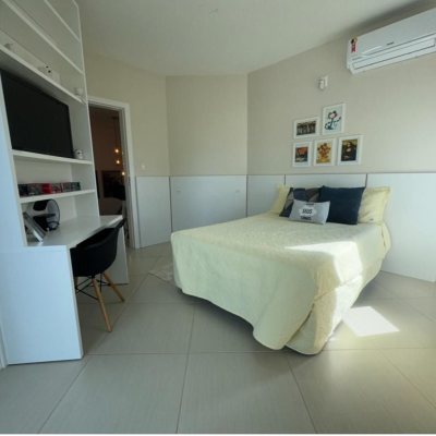 Casa Residencial com 250m², 4 quartos, 2 suítes, 4 garagens, no bairro Campeche em Florianópolis