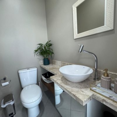 Casa Residencial com 250m², 4 quartos, 2 suítes, 4 garagens, no bairro Campeche em Florianópolis