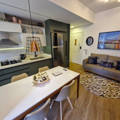 Apartamentos com 39m², 1 quarto, 1 garagem, no bairro Centro em Florianópolis