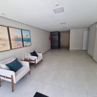 Apartamentos com 39m², 1 quarto, 1 garagem, no bairro Centro em Florianópolis