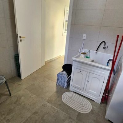 Casa em Condomínio com 158m², 3 quartos, 1 suíte, 2 garagens, no bairro Vargem Grande em Florianópolis