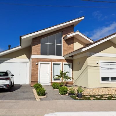Casa em Condomínio com 158m², 3 quartos, 1 suíte, 2 garagens, no bairro Vargem Grande em Florianópolis