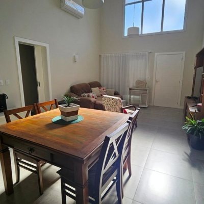 Casa em Condomínio com 158m², 3 quartos, 1 suíte, 2 garagens, no bairro Vargem Grande em Florianópolis