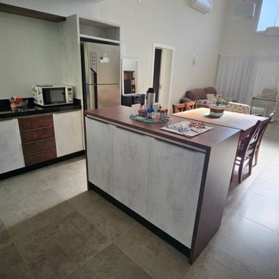 Casa em Condomínio com 158m², 3 quartos, 1 suíte, 2 garagens, no bairro Vargem Grande em Florianópolis