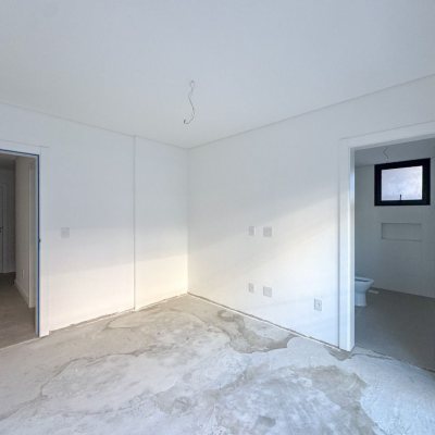 Apartamentos com 210m², 4 quartos, 4 suítes, 2 garagens, no bairro Jurerê em Florianópolis