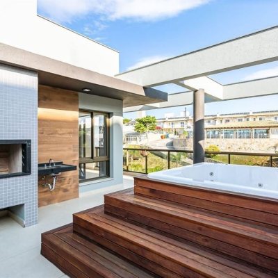 Cobertura com 148m², 2 quartos (sendo 1 suíte), 2 garagens, no bairro Ingleses do Rio Vermelho em Florianópolis
