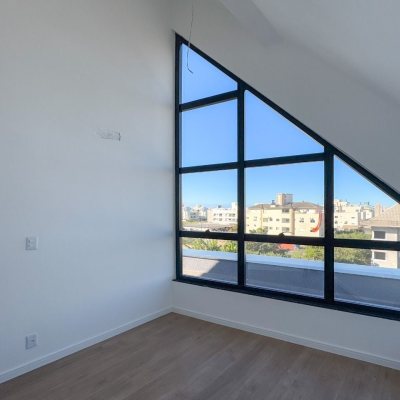 Apartamentos com 101m², 3 quartos, 1 suíte, 2 garagens, no bairro Ingleses em Florianópolis