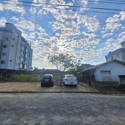 Terrenos Residenciais com 1203m², no bairro Rio Grande em Palhoça