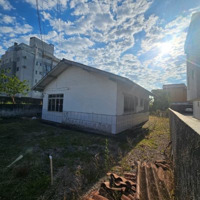 Terrenos Residenciais com 1203m², no bairro Rio Grande em Palhoça