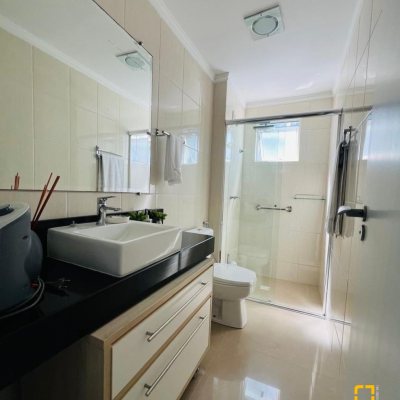 Apartamentos com 127m², 3 quartos, 3 suítes, 2 garagens, no bairro Barra Sul em Balneario Camboriu