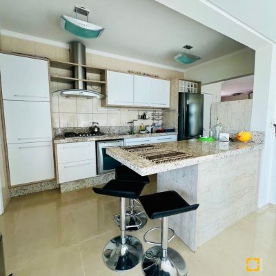 Apartamentos com 127m², 3 quartos, 3 suítes, 2 garagens, no bairro Barra Sul em Balneario Camboriu
