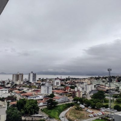 Apartamentos com 93m², 3 quartos, 1 suíte, 1 garagem, no bairro Barreiros em São José