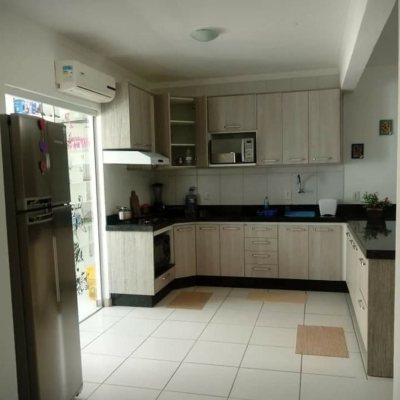 Apartamentos com 87m², 3 quartos, 1 suíte, 1 garagem, no bairro Ingleses do Rio Vermelho em Florianópolis