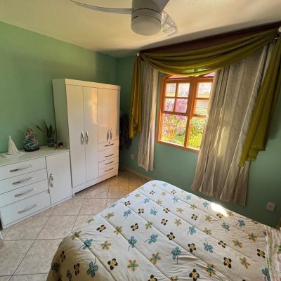 Casa Residencial com 235m², 3 quartos, 1 suíte, 2 garagens, no bairro Rio Tavares em Florianópolis