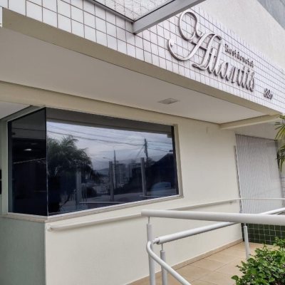 Cobertura com 129m², 3 quartos, 3 suítes, 2 garagens, no bairro Estreito em Florianópolis