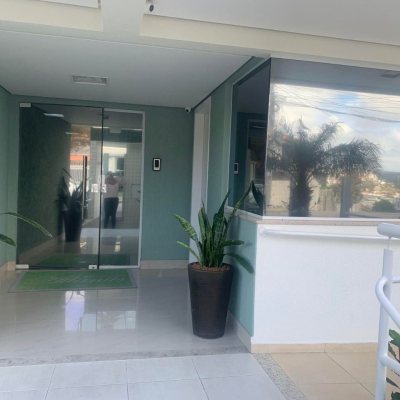 Cobertura com 129m², 3 quartos, 3 suítes, 2 garagens, no bairro Estreito em Florianópolis